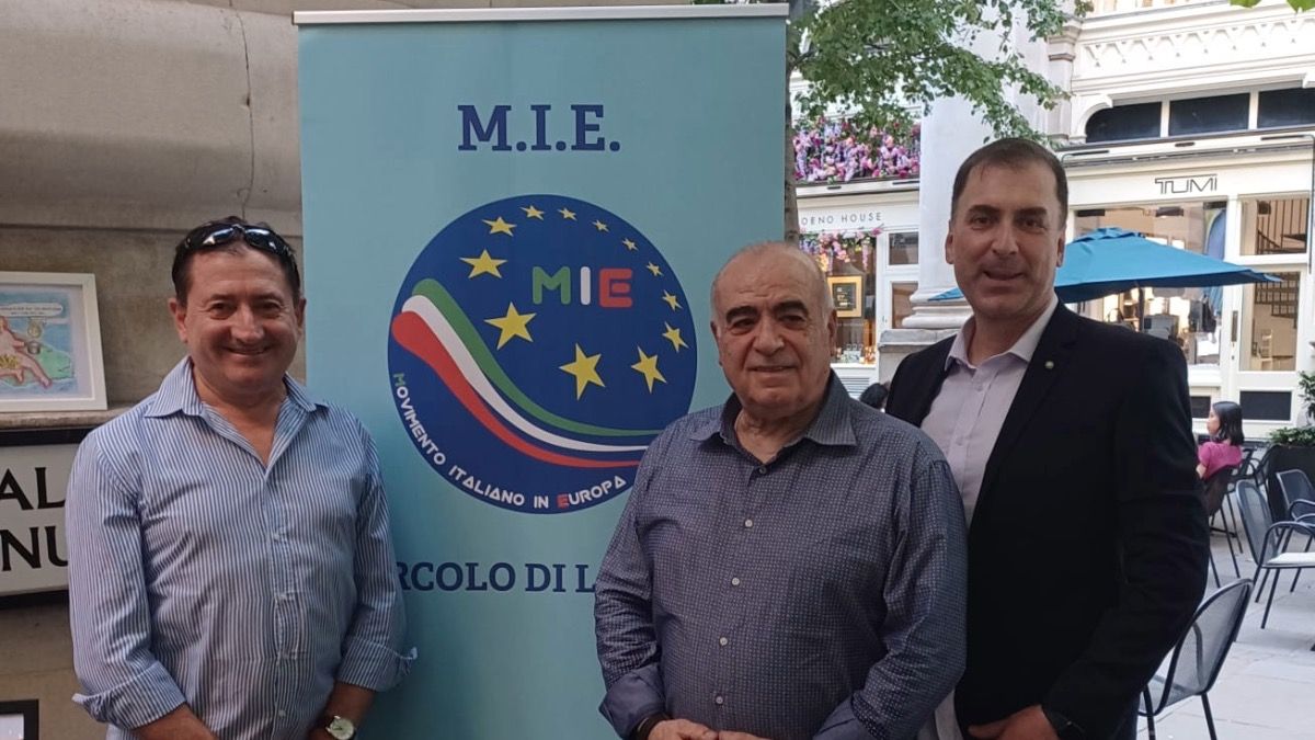 Valeriano Drago presidente del mie di Londra e Giovanni d'orsi cartoonist