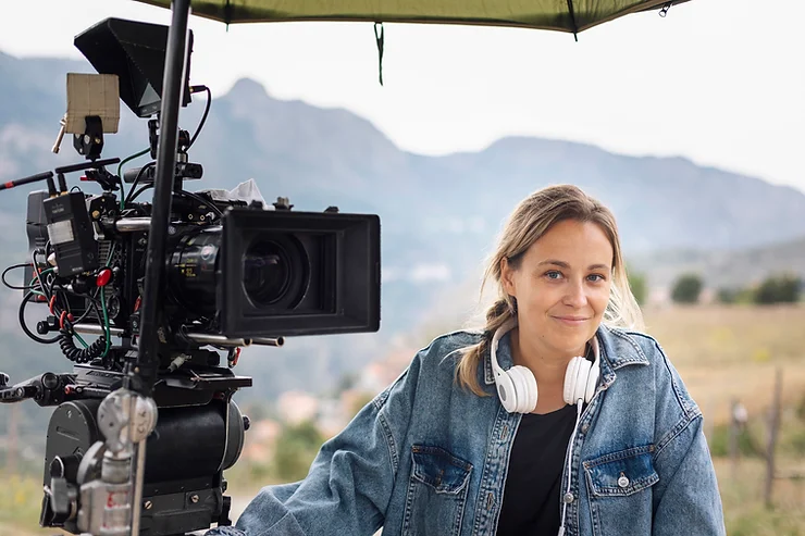 regista marta savina alla cinepresa