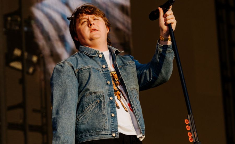Link all'articolo: Lewis Capaldi Closes BST Hyde Park with Two Record-Breaking Nights