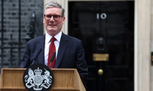 starmer chiama Giorgia meloni