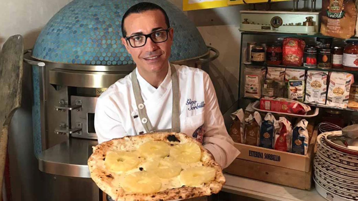 gino sorbillo e la sua pizza con ananas