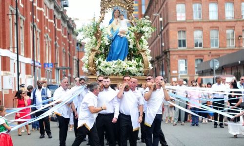 processione della madonna del rosario a manchester