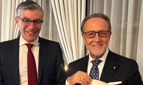 salvatore calabrese insignito del cavalierato della repubblica italiana