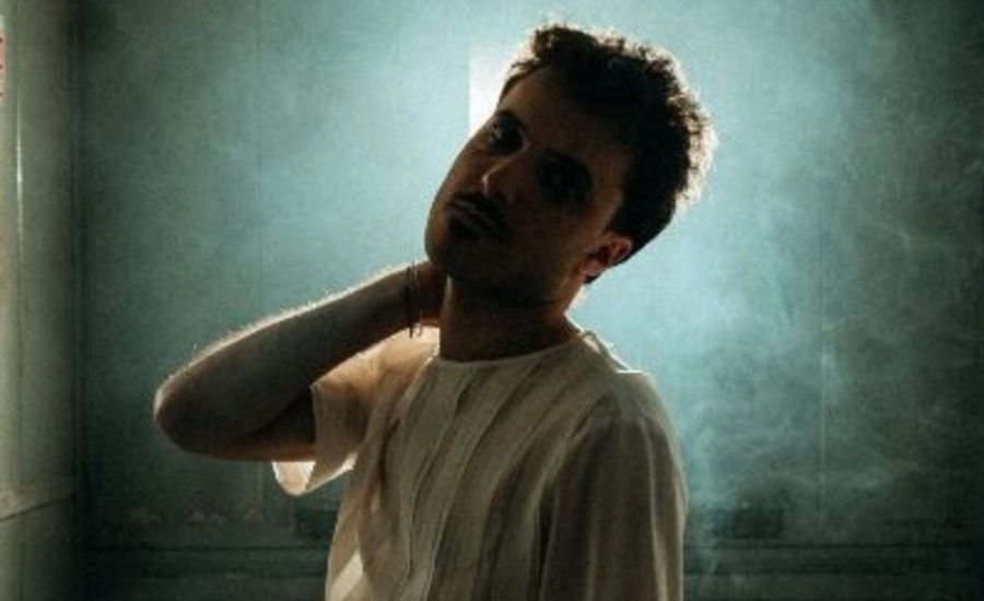 Link all'articolo: Ren Shelter, il cantautore italiano che porta il pop rock da Firenze a Londra
