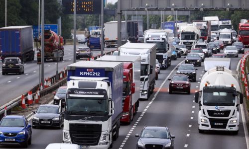 autista bloccato a manchester