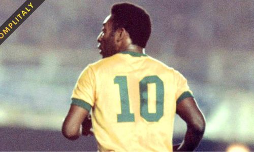 pelé con la maglia della nazionale brasiliana